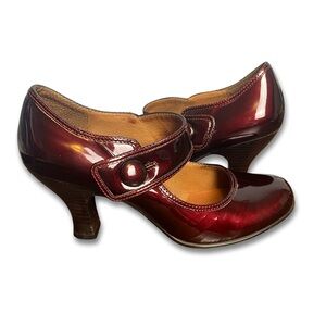 Söfft - Women's Fiorenza Burgundy Patent Leather Mary Jane 2" Heels - Sz. 7W